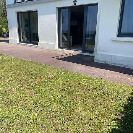 Front De A D'amour Apartment *